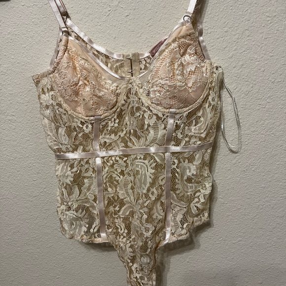 Lace Spaghetti Strap Top - Picture 3 of 3